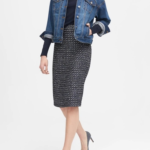 Banana Republic Dresses & Skirts - Banana Republic Tweed Pencil Skirt Banana Republic Dresses & Skirts - Banana Republic Tweed Pencil Skirt